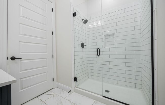 1 bed, 1 bath, 605 sqft, $1,390, Unit 405