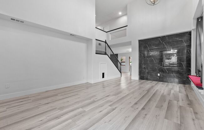 Beautiful 4 Bedroom Home with a Pool in Summerlin!