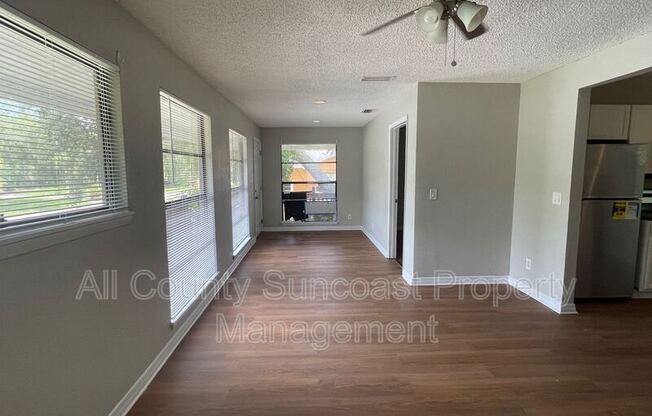 2 beds, 1 bath, 924 sqft, $1,695