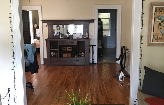 1 bed, 1 bath, 850 sqft, $1,200