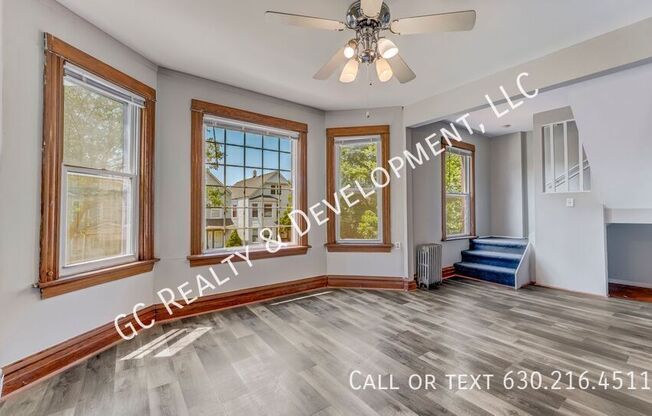 2519 N HAMLIN AVE