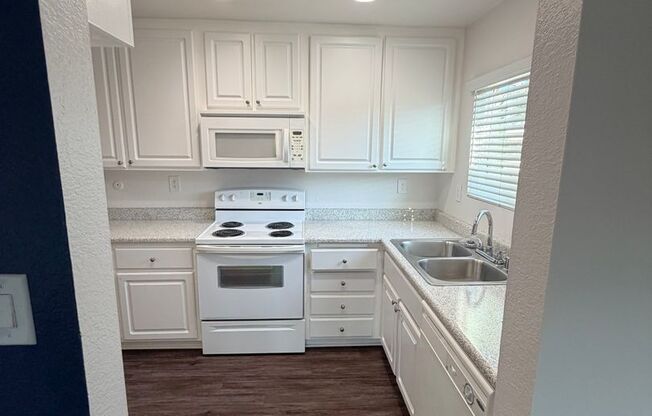 2 beds, 1 bath, 890 sqft, $2,590, Unit 304