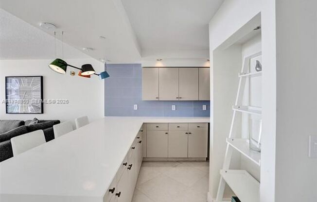 2 beds, 2 baths, 1,276 sqft, $5,200, Unit 6917 Collins Ave # 915