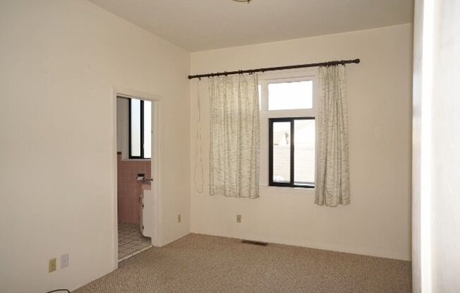 2 beds, 1 bath, $2,995