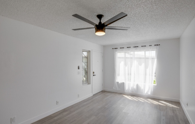 1 bed, 1 bath, 700 sqft, $1,195, Unit 15-017