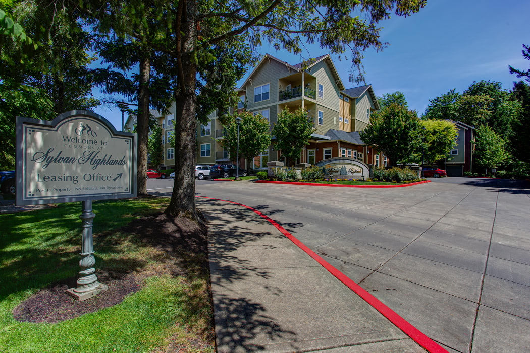 We Invite You to Commons at Sylvan Highlands Apartments in Portland, Oregon