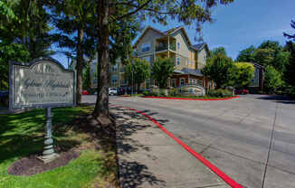 We Invite You to Commons at Sylvan Highlands Apartments in Portland, Oregon