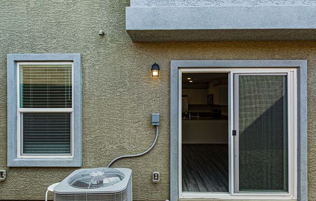 3 beds, 2.5 baths, $1,750