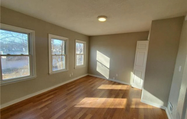 3841 ROBERTS