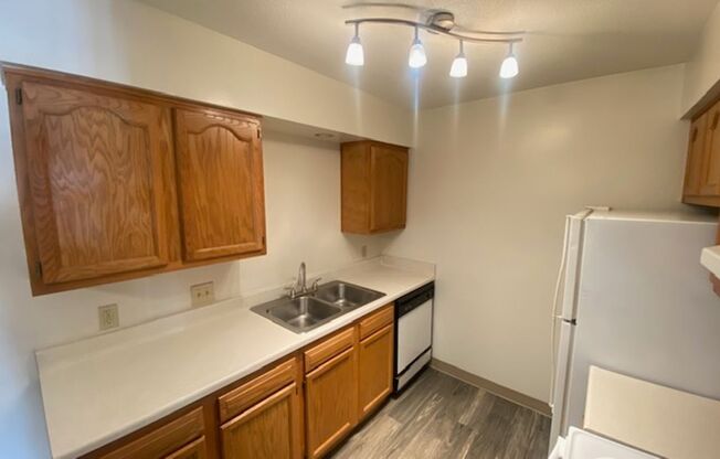 2 beds, 2 baths, 993 sqft, $1,111, Unit 1523-04