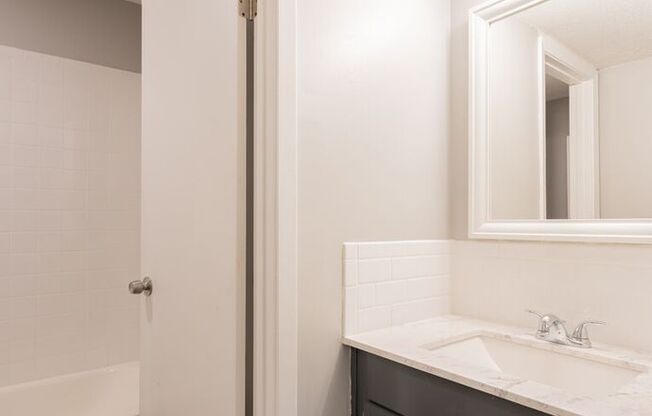2 beds, 1.5 baths, 1,000 sqft, $1,405, Unit 421-16