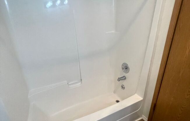 2 beds, 1.5 baths, 900 sqft, $1,650, Unit C303
