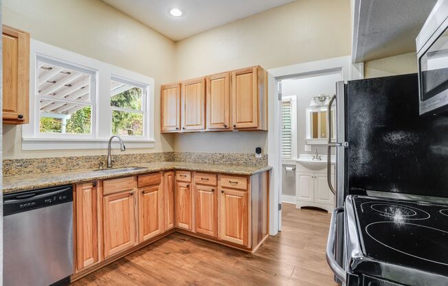 Charming 3 Bed, 2 Bath Rental Home in Oregon City!