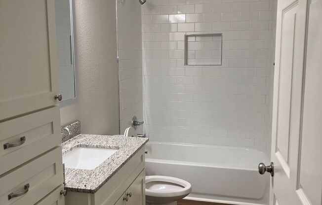 1 bed, 1 bath, 820 sqft, $875, Unit 18