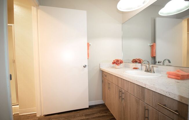 2 beds, 2 baths, 810 sqft, $2,875, Unit F-7