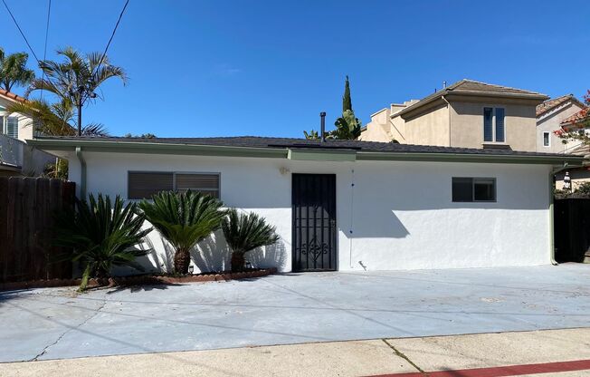 Charming 2 Bedroom/1 Bath Home