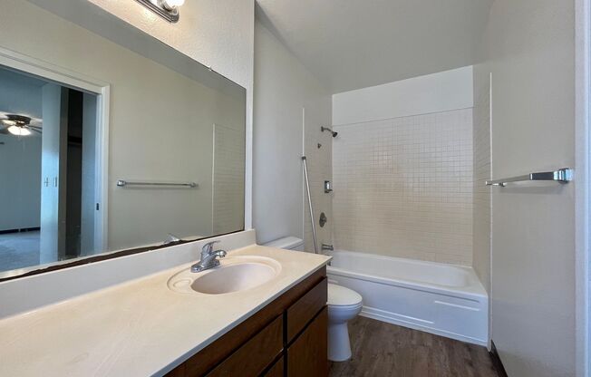 4 beds, 2.5 baths, $3,600, Unit Palehua Vista