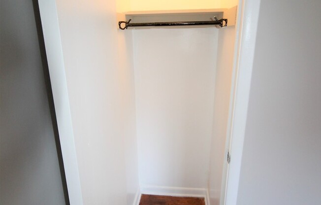 1 Bedroom- Grandview Area