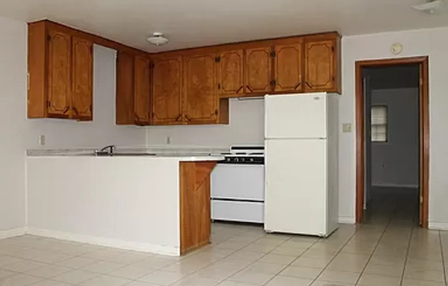 1 bed, 1 bath, $650, Unit Apt 05