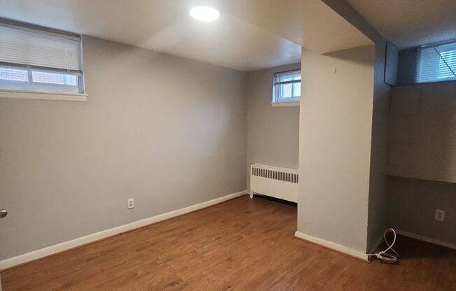 1 bed, 1 bath, $1,200, Unit 3A