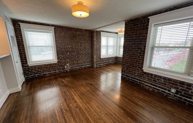 1 bed, 1 bath, 650 sqft, $1,295, Unit Unit 301 A650 Corner Unit w/Nook and Downtown View