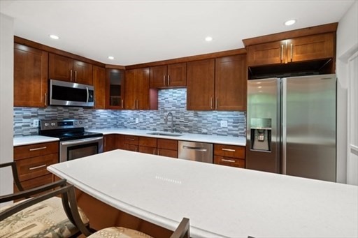 2 beds, 1 bath, 1,165 sqft, $4,000, Unit 304