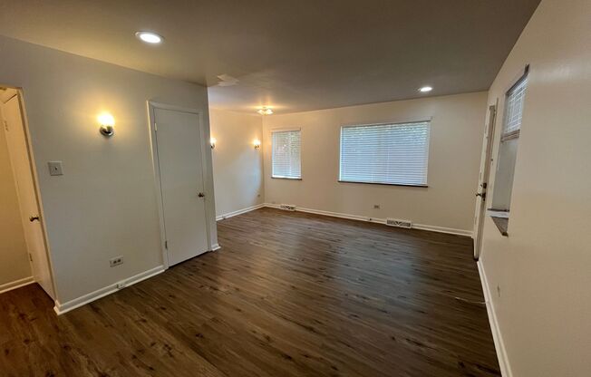 4442 4444 ELIZABETH ST