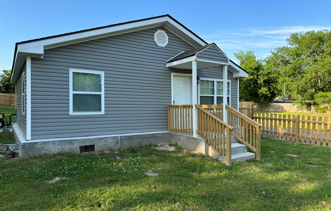 Cozy 2 Bedroom 1 Bathroom for Rent!