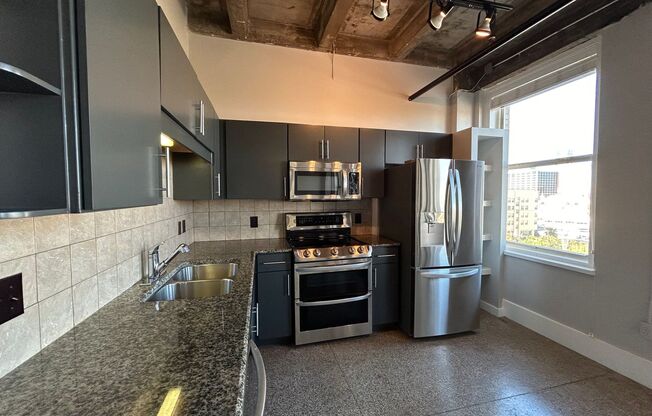 1 bed, 1 bath, $1,695, Unit Unit 5008