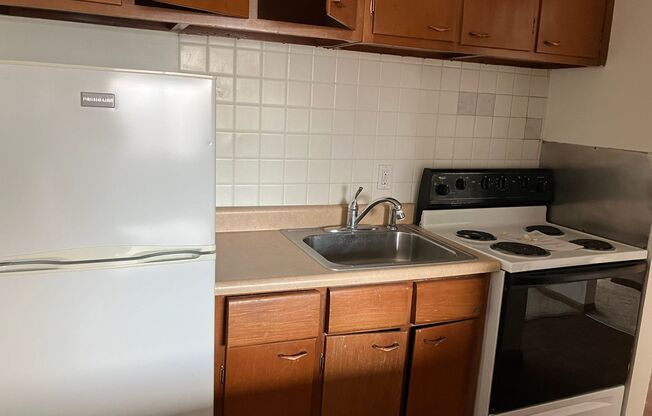 1 bed, 1 bath, 650 sqft, $999, Unit 1220-060