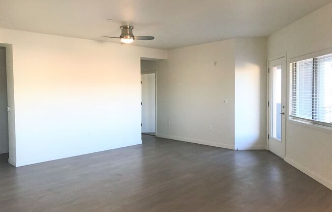 2 beds, 2 baths, $2,430, Unit 327