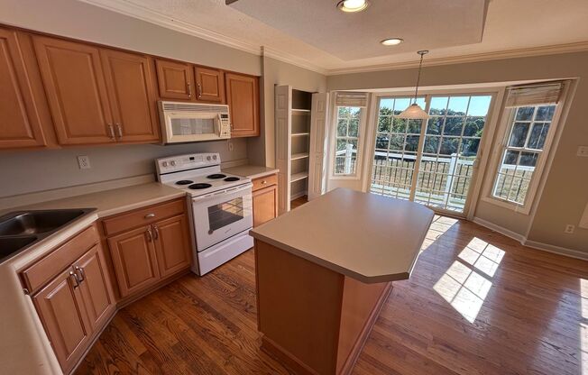 1 114 CASTLEVIEW DR