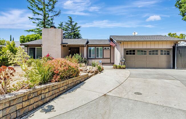 Saratoga Gem - 4BR Home Open Floor Plan & Outdoor Space