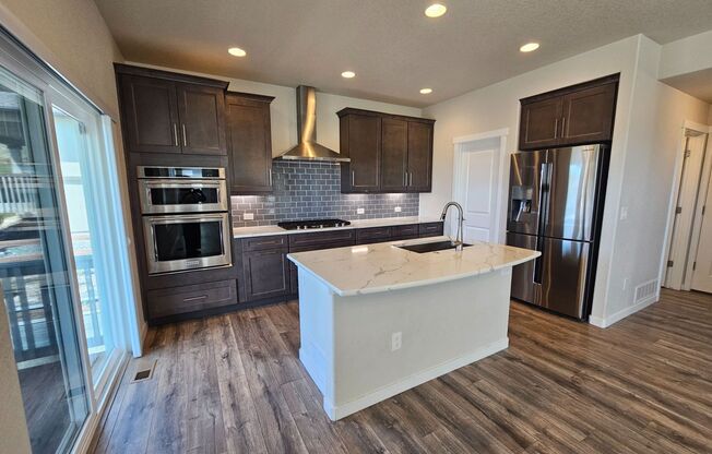 $4375 - 5BR/4BA Beautiful Dog Friendly Home in the Flying Horse Palermo Community
