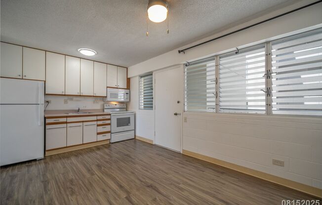 $2200 /1 Bed / 1 Bath /  1 Parking in Keeaumoku