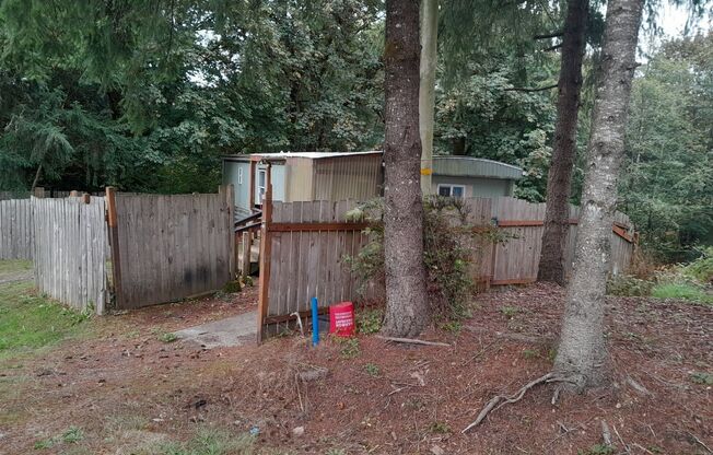 2 beds, 1 bath, $1,300