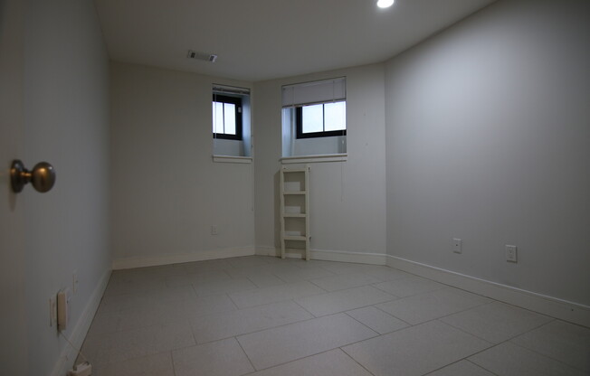 557 COLUMBUS AVE