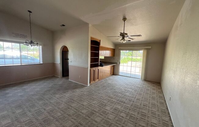 4 beds, 3 baths, $2,305, Unit Main House