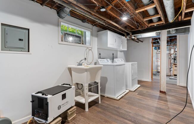 3 beds, 2.5 baths, $5,228