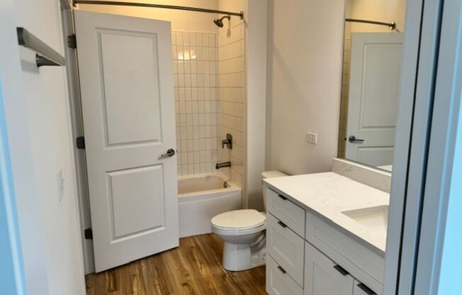 2 beds, 1.5 baths, 1,730 sqft, $2,595, Unit 15655 Lamon Avenue