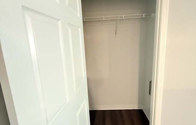 3 beds, 2 baths, 1,295 sqft, $4,900, Unit 612