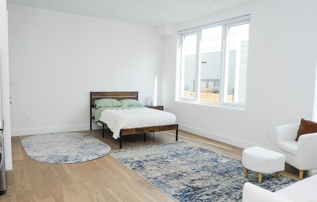 Studio, 1 bath, 453 sqft, $2,400, Unit 304