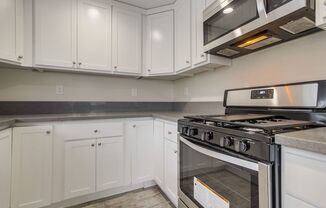 3 beds, 1 bath, 972 sqft, $2,820, Unit SW_J