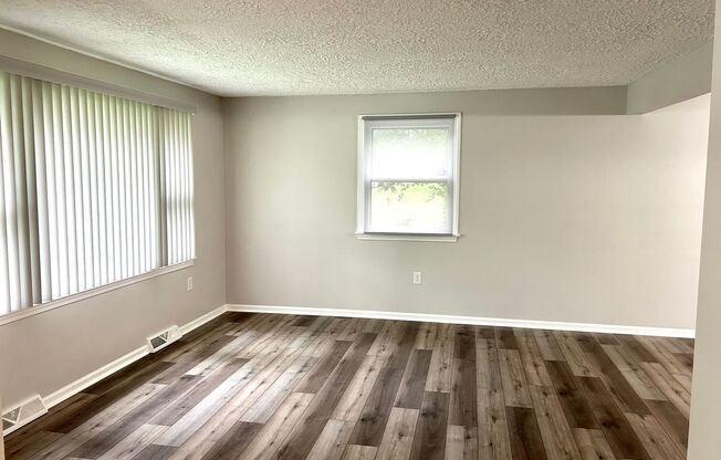 5450-5452 Glenwood Park Ave.