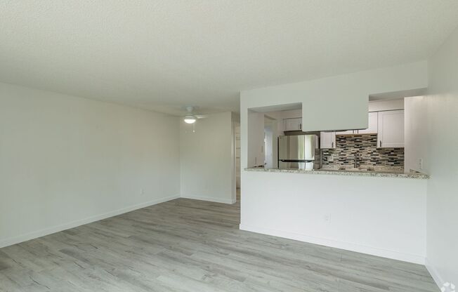 2 beds, 1 bath, 766 sqft, $1,695, Unit 34