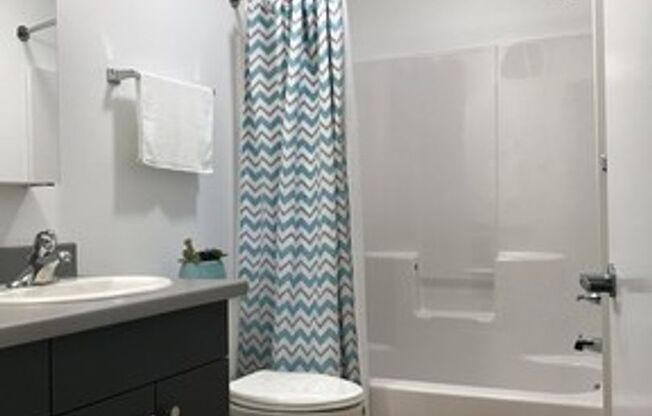 2 beds, 1 bath, 692 sqft, $1,550, Unit 3E
