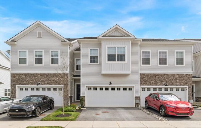 Luxury 3BD/2.5BA Townhome in Exton!