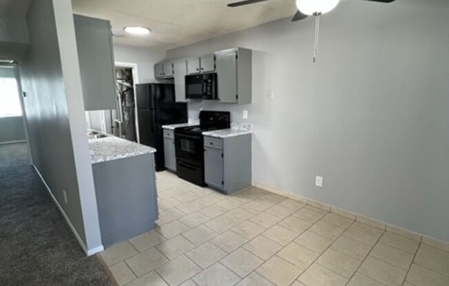 2 beds, 1 bath, 860 sqft, $945, Unit 10126-1