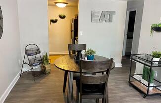 apartment dining area in Kalamazoo