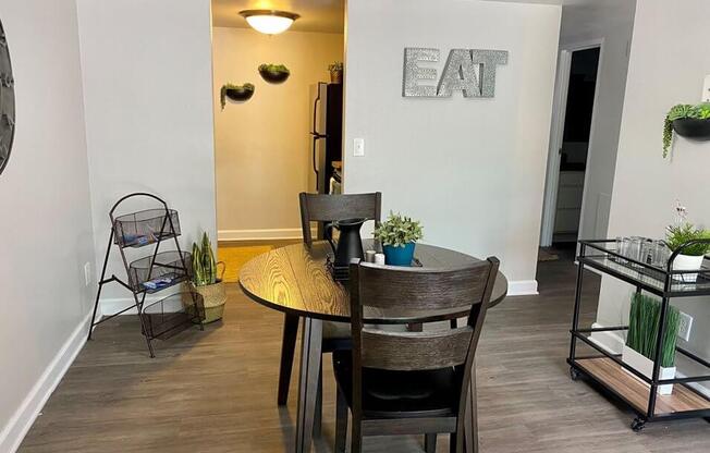 apartment dining area in Kalamazoo